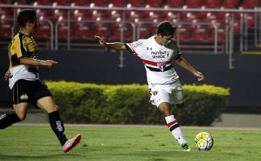 forward-gabriel-moreira-galeria-01