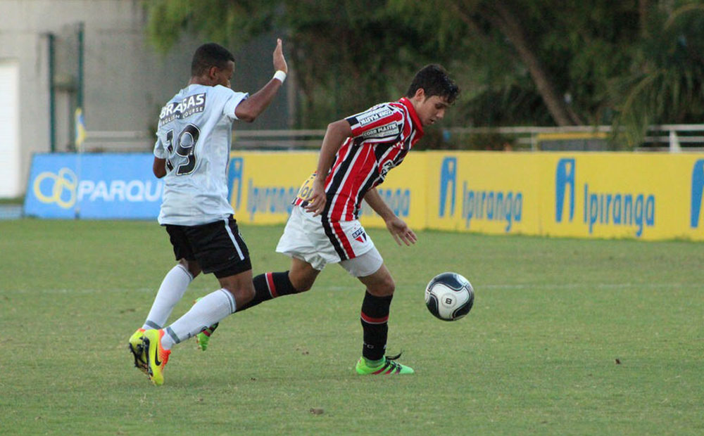 forward-gabriel-moreira-galeria-02