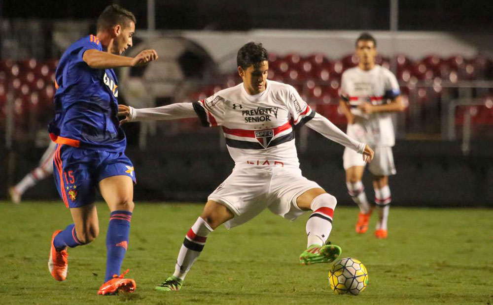 forward-gabriel-moreira-galeria-03